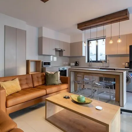 Beachcomber 2-bedroom In Апартаменты *