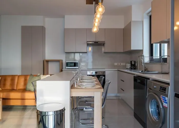 Апартаменты Beachcomber 2-bedroom In Ларнака