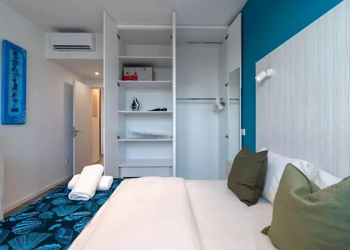 Beachcomber 2-bedroom In * Ларнака