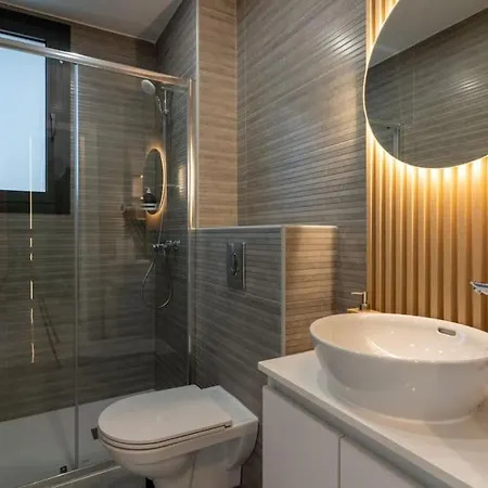 Beachcomber 2-bedroom In דירה *