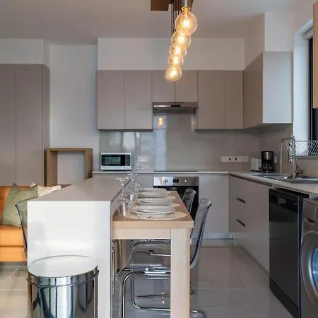 Апартаменты Beachcomber 2-bedroom In Ларнака