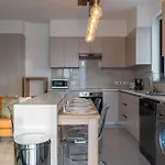 アパート Beachcomber 2-bedroom In ラルナカ