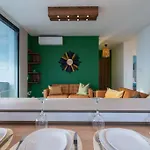 Beachcomber 2-bedroom In * ラルナカ