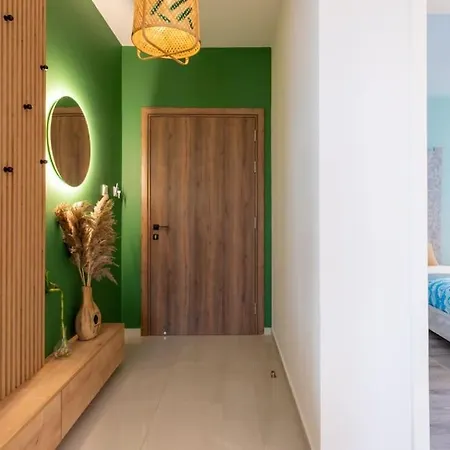 Beachcomber 2-bedroom In * ラルナカ